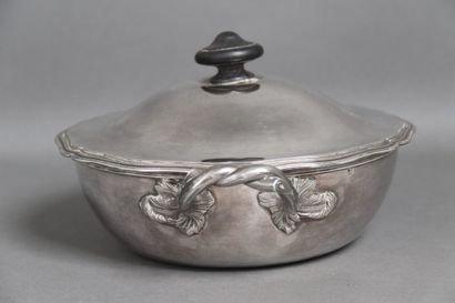 Louis MANANT silversmith
Covered ecuelle...
