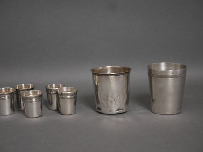 Lot in 950°/°° silver:
- Five liqueur goblets...
