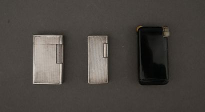 - DUPONT S.T. - DUNHILL
Deux briquets en...