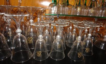 BACCARAT
PARTIE DE SERVICE DE VERRES à pied...