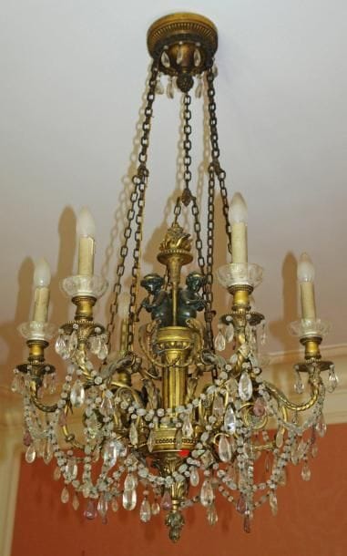 LUSTRE à six lumières en bronze doré, bronze...