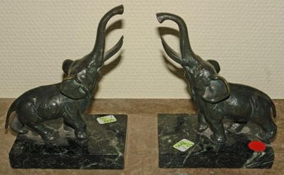 LERRAC
PAIRE DE SERRE-LIVRES en bronze à...