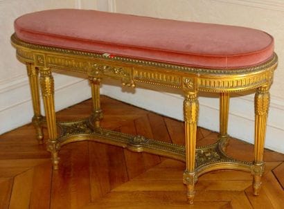 BANQUETTE DE PIANO cannée de forme oblongue,...