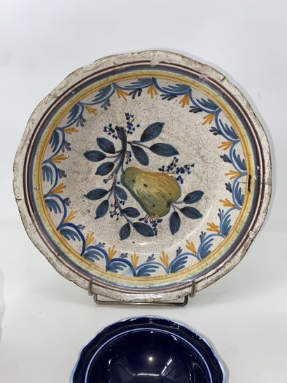 Earthenware lot, including 3 salad bowls...