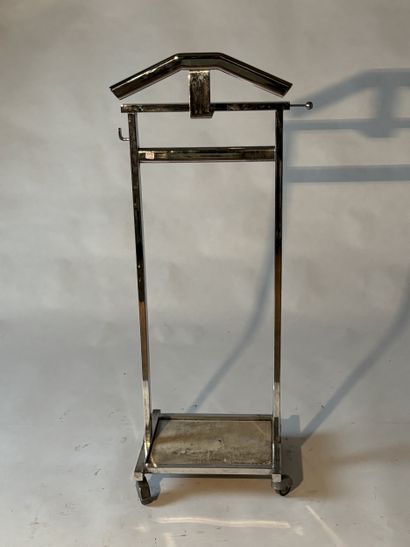 Chromed metal coat rack on casters, modernist...