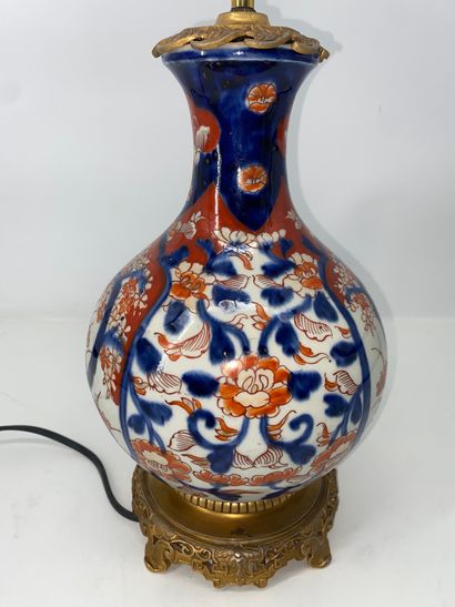 CHINA ? porcelain bottle vase with Imari...