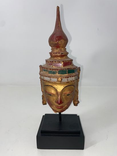 THAILAND: Carved and gilded wooden Buddha...