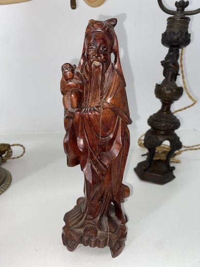CHINA AND JAPAN: Lot comprising: - 2 carved...