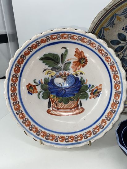 Earthenware lot, including 3 salad bowls...