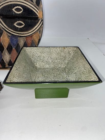 Lot including: - 1 modern Chinese porcelain...