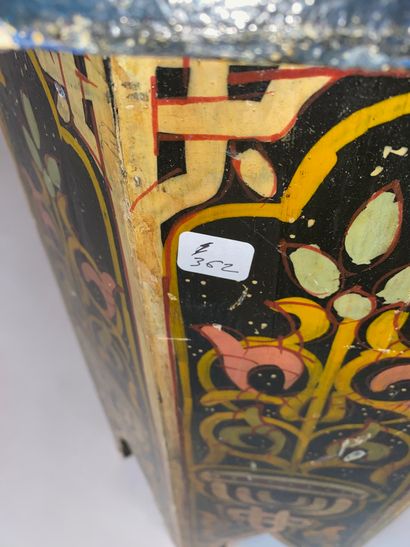 Octagonal tea table in polychrome painted...
