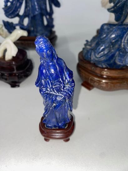 CHINA Set of five statuettes in hard stones...