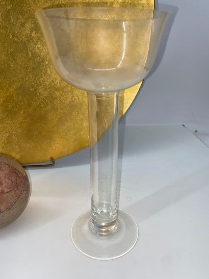 Lot comprising: - 1 large gold-lacquered...