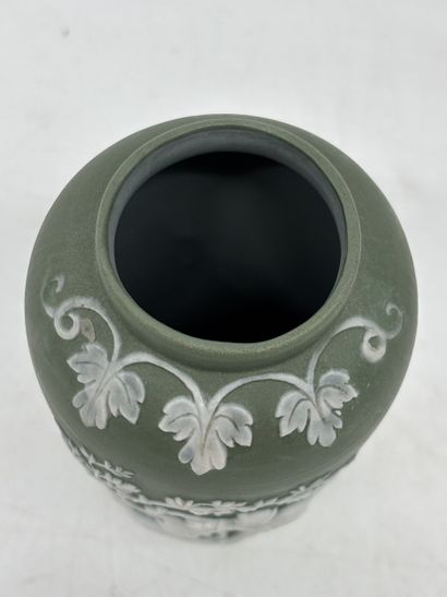 Cookie lot comprising a vase and a covered...