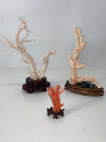 CHINA Coral set, including: - A small orange-red...