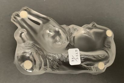 LALIQUE France Sculpture in satin-finish...