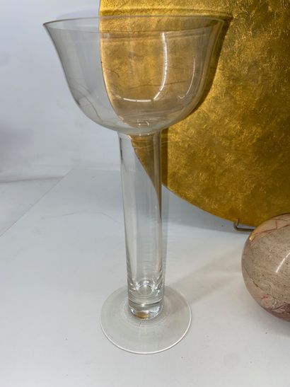 Lot comprising: - 1 large gold-lacquered...
