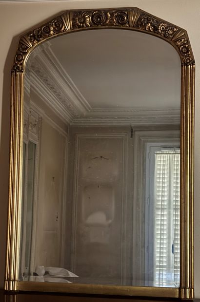 Rectangular cut-edge glass in gilded carved...