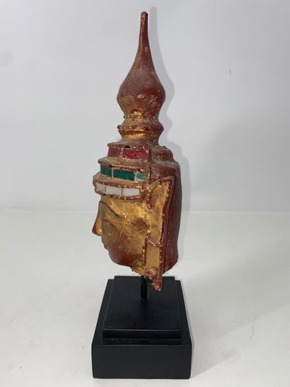 THAILAND: Carved and gilded wooden Buddha...