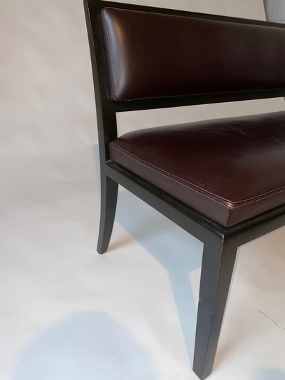 Black lacquered wood bench with brown leather...