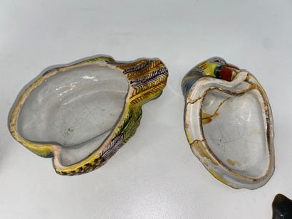 Lot comprising: - 1 earthenware duck box...