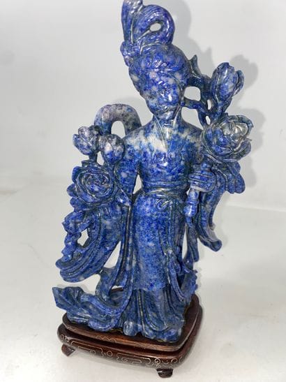CHINA Set of five statuettes in hard stones...
