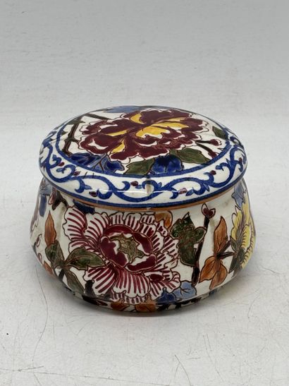 GIEN Covered polylobed earthenware bonbonnière...