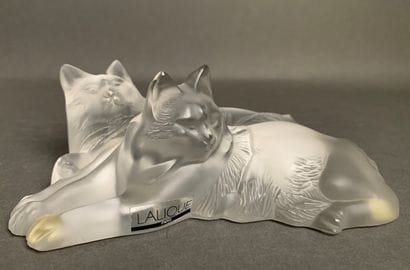 LALIQUE France Sculpture in satin-finish...