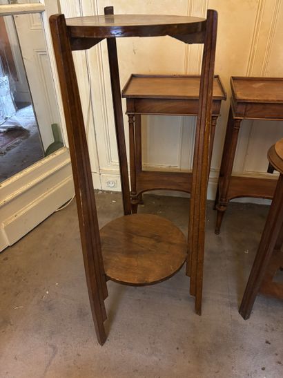 Set of selettes, bedside cabinet, magazine...