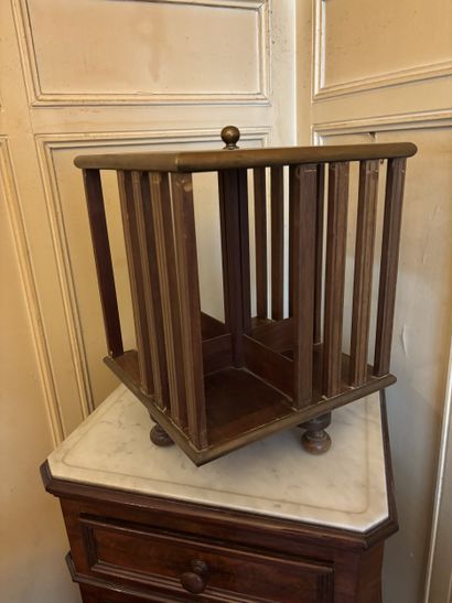 Set of selettes, bedside cabinet, magazine...