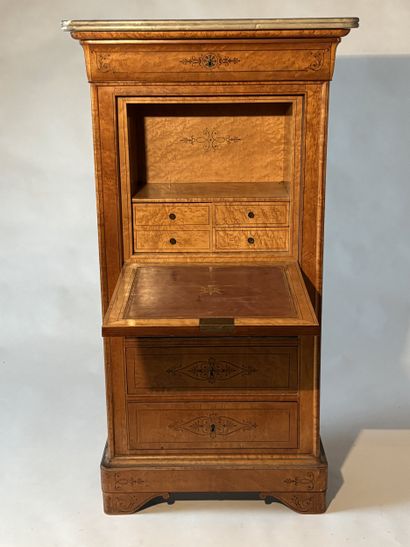 Secretary with flap in light-colored veneer...