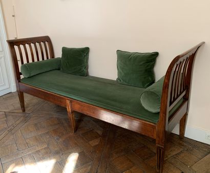 Banquette en bois naturel marqueté de filets...