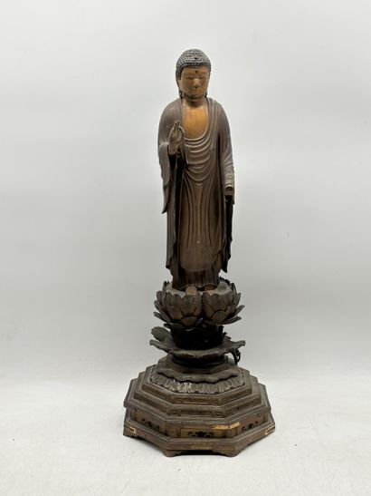 Bouddha Amida Nyorai en bois doré debout...