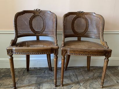 Paire de chaises gondoles en bois naturel...