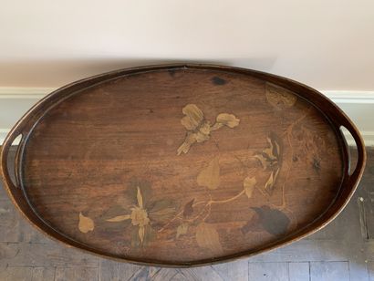 Emile GALLE (1846-1904)
Table à thé à plateau...