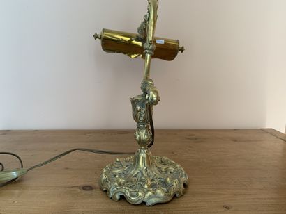 Lampe de bureau en bronze et laiton à décor...