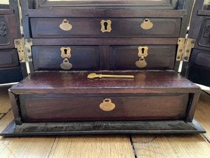 Coffret de toilettes de voyage en bois naturel...