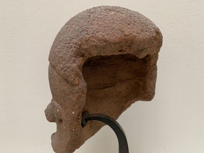 Partie de visage en terre-cuite, Nok Nigéria
H...