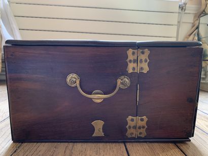 Coffret de toilettes de voyage en bois naturel...