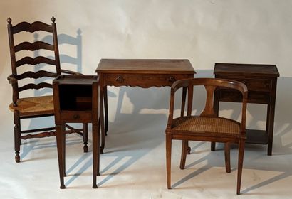Lot :
- Fauteuil de bureau en bois naturel...