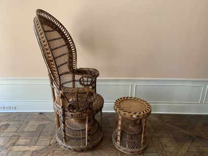 Fauteuil dit Emmanuelle et son tabouret en...