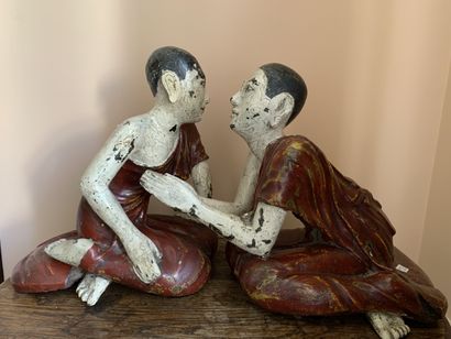 Paire de sculptures polychromes représentant...