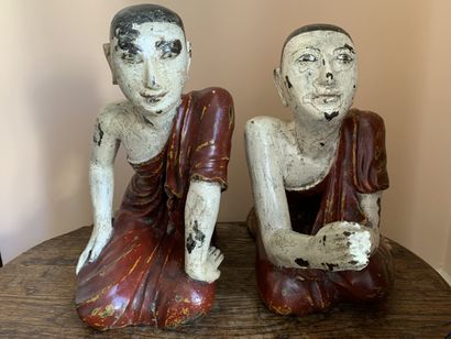 Paire de sculptures polychromes représentant...