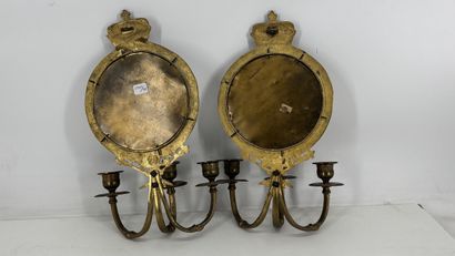 Paire d'appliques à fond de miroir rond à...