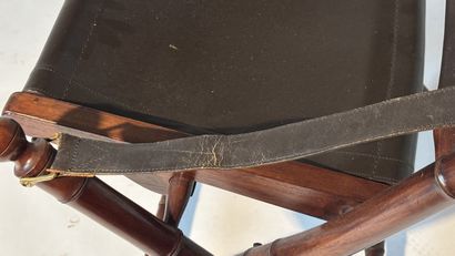 Lot :
- Fauteuil de bureau en bois naturel...