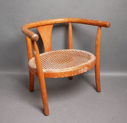 Fauteuil d'enfant en bois courbé, assise...