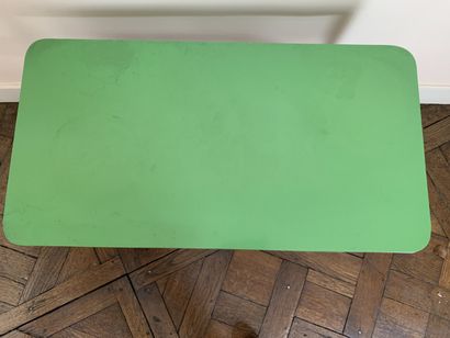 Bureau d'enfant à piètement en métal tubulaire...
