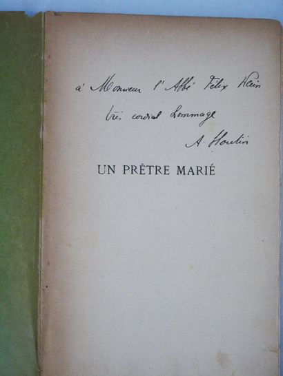 Lot :
- Albert HOUTIN. 
Un prêtre marié Charles...