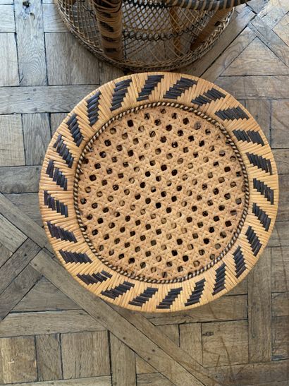 Fauteuil dit Emmanuelle et son tabouret en...