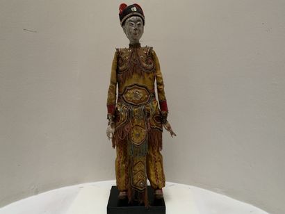 Marionnette de théatre en bois peint, tissus...